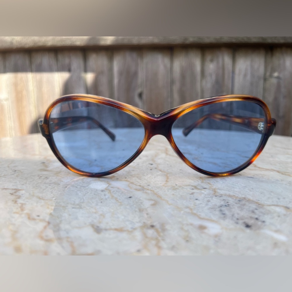 -SALE
Designer Vintage Tortoiseshell Frame Sunglasses with Blue Lens